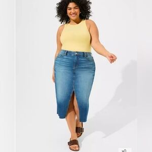 Torrid Plus Size Blue Denim Maxi Skirt Slit Front Raw Hem Cotton Blend Stretch